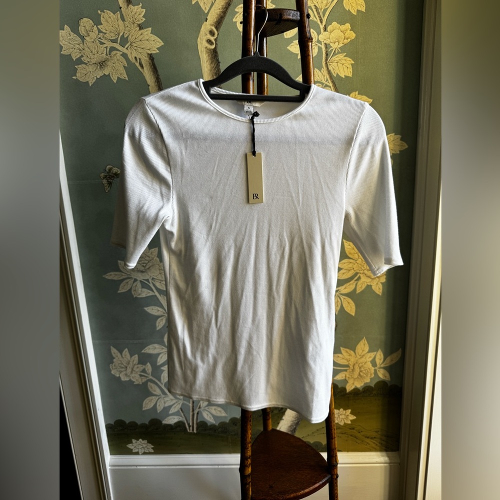 Banana republic white T-shirt with 3/4 length sleeves. New with tags.